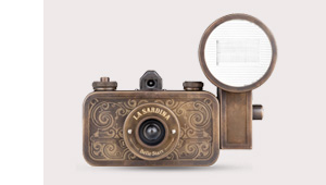 La Sardina Camera & Flash ‘Belle Starr’ 