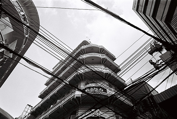 the lomography new russar lens