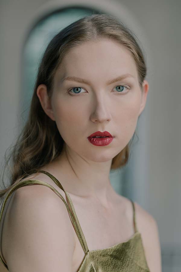Portraiture Elevated with the Joseph Petzval 80.5 f/1.9 Focus-coupled Bokeh Control Art Lens